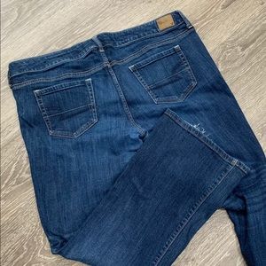AE - Favorite Boyfriend Jeans
